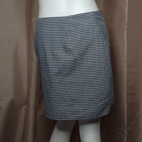 Urban Outfitters Stockholm Plaid Side Button Down Mini Skirt - Size: Medium - Picture 5 of 7
